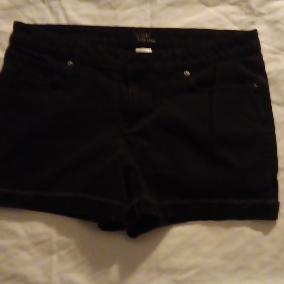 Black Jean shorts. - Picture 1 of 6